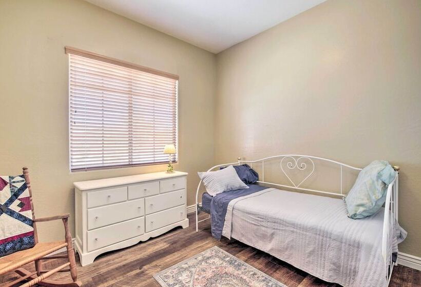 Luxe Queen Creek Escape: Private Pool + Yard!