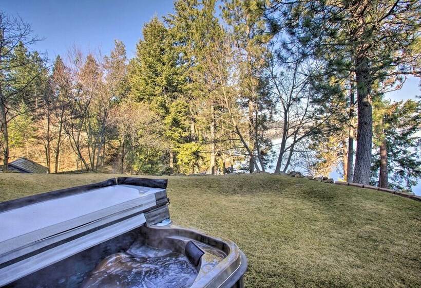 Luxurious Liberty Lake Hideaway W/ Hot Tub!