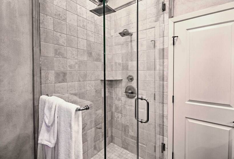 Lakefront Oasis W/ Private Dock In Hot Springs!