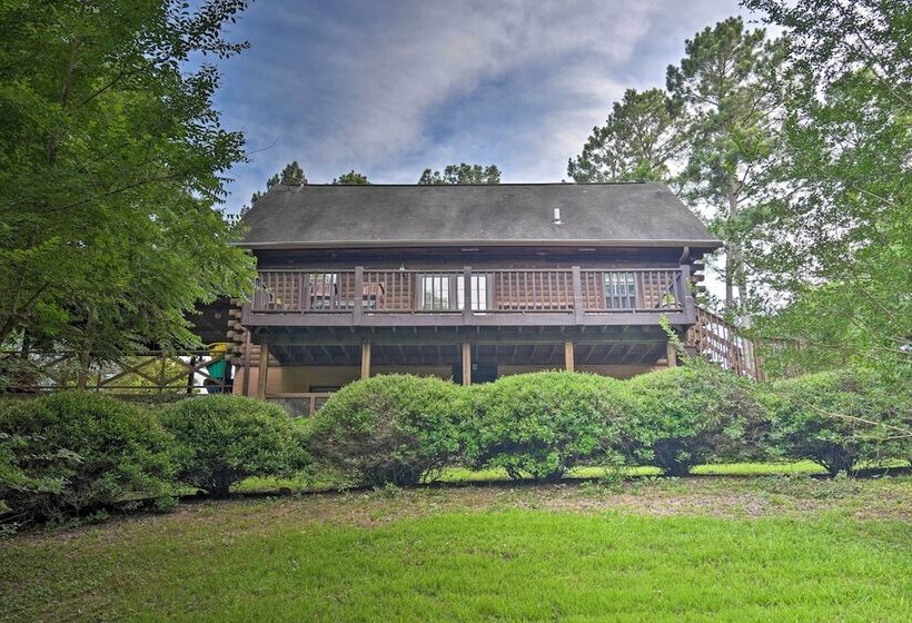 Luxury Pearcy Cabin W/ 5 Private Acres + Hot Tub!