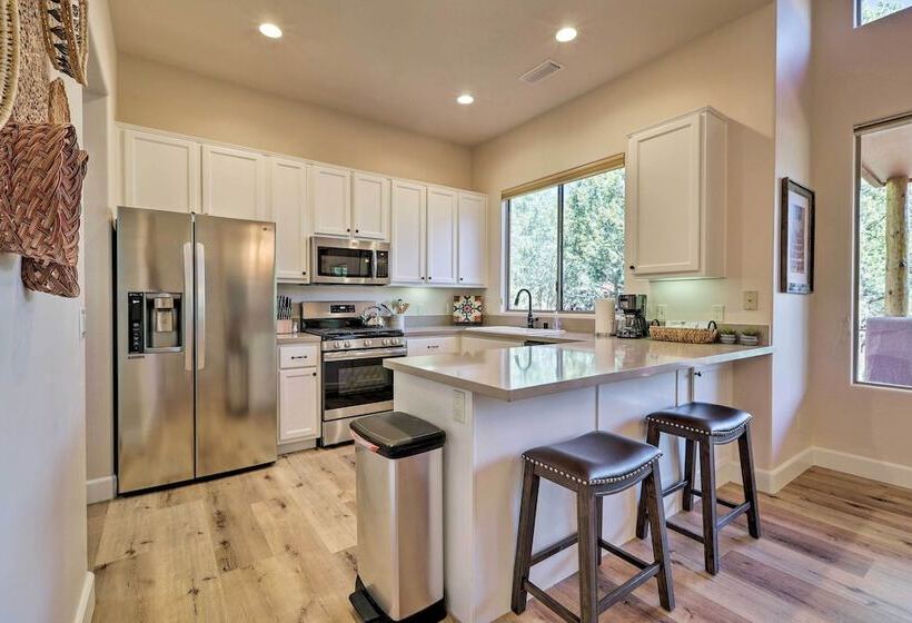 Luxury Sedona Living: Remodeled W/ Red Rock Views!