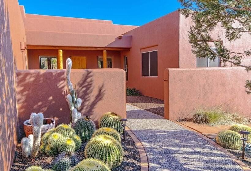 Luxury Sedona Living: Remodeled W/ Red Rock Views!