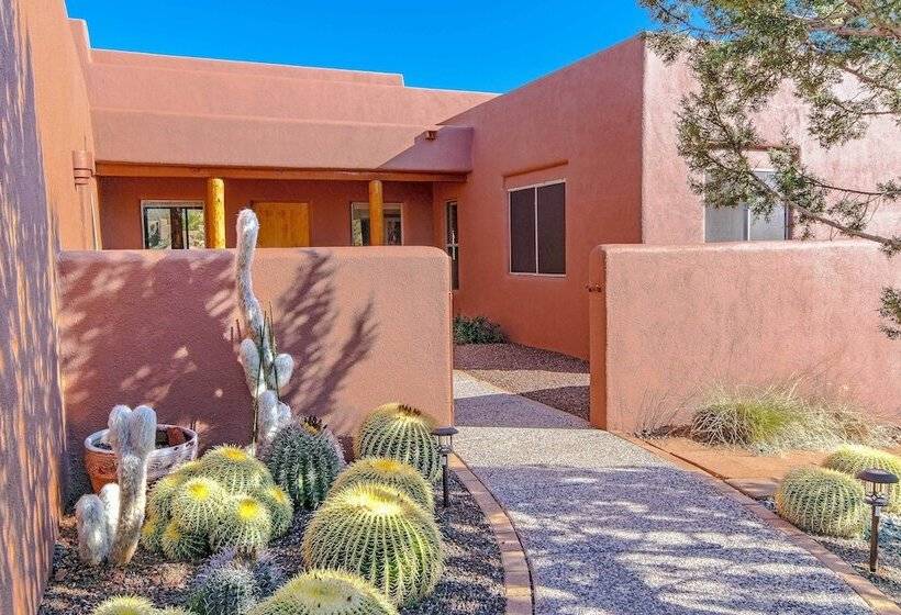 Luxury Sedona Living: Remodeled W/ Red Rock Views!