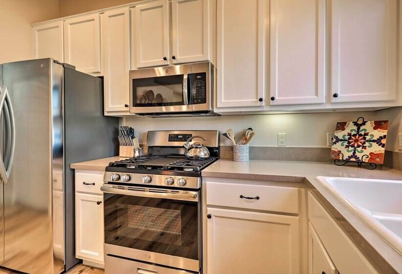 Luxury Sedona Living: Remodeled W/ Red Rock Views!