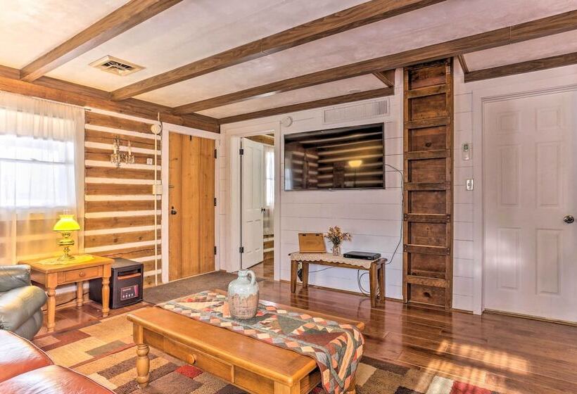 Maltese Ranch Cabin  Near Medora Attractions!