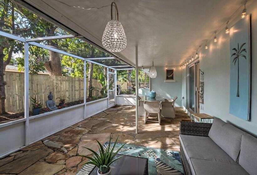 Mid Mod Coastal Home W/ Pool ~ 1 Mile To Beach