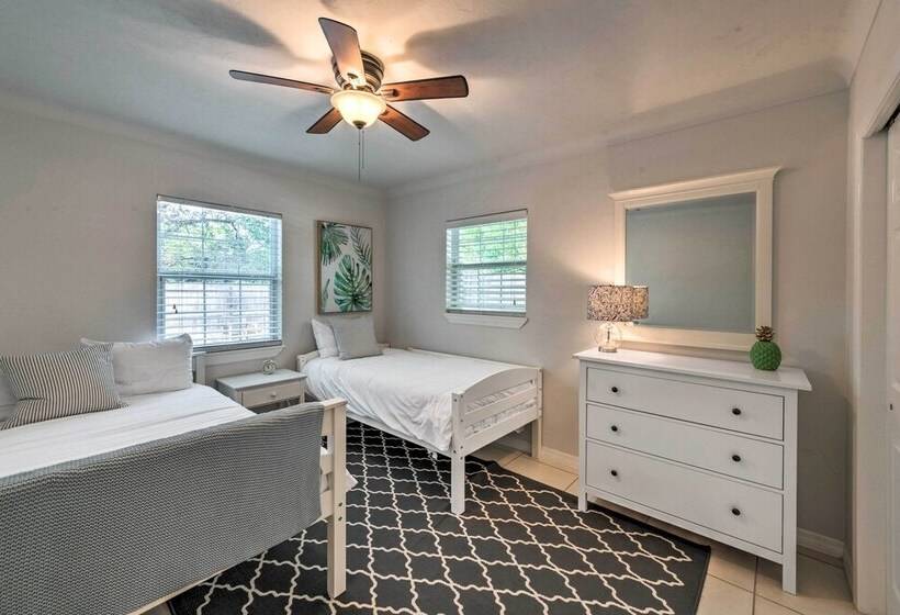 Mid Mod Coastal Home W/ Pool ~ 1 Mile To Beach