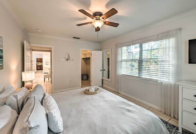 Mid Mod Coastal Home W/ Pool ~ 1 Mile To Beach