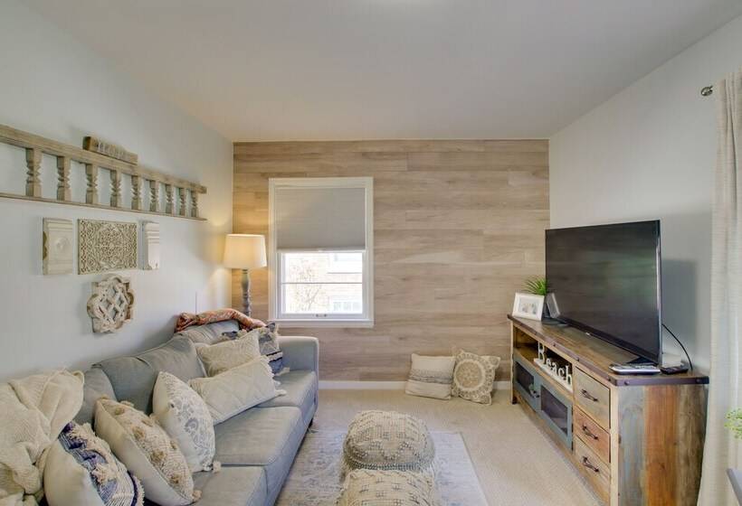 Family Home, 1 Block To Lake Michigan Beach!