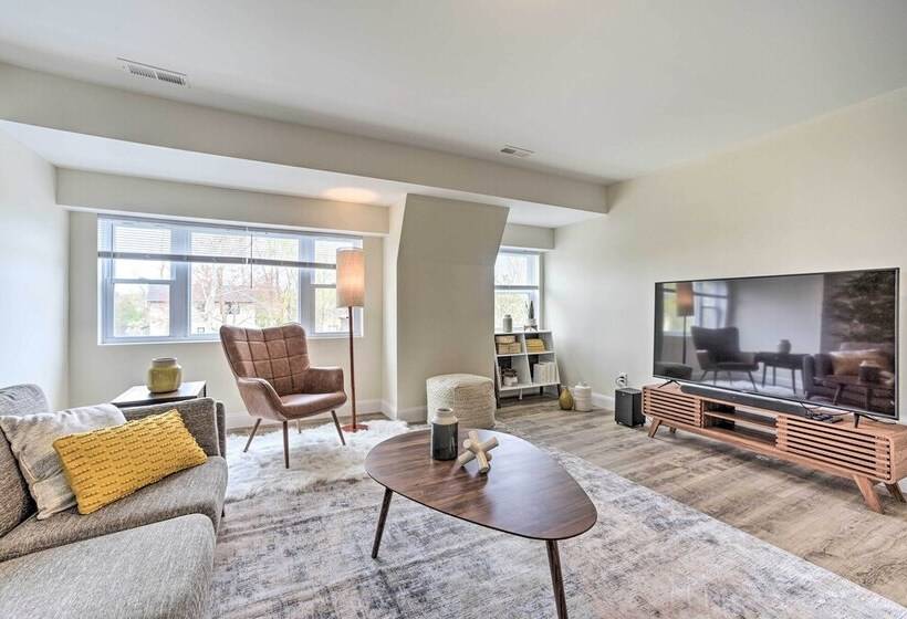 Modern Chic Athens Home   Fish, Ski & Swim!