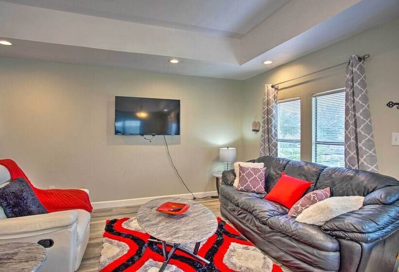 5 Mi To Downtown: Fort Worth Home W/ Yard