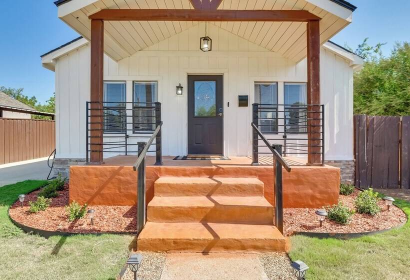 5 Mi To Downtown: Fort Worth Home W/ Yard