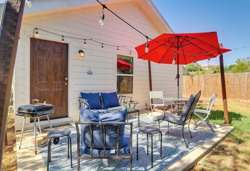 5 Mi To Downtown: Fort Worth Home W/ Yard