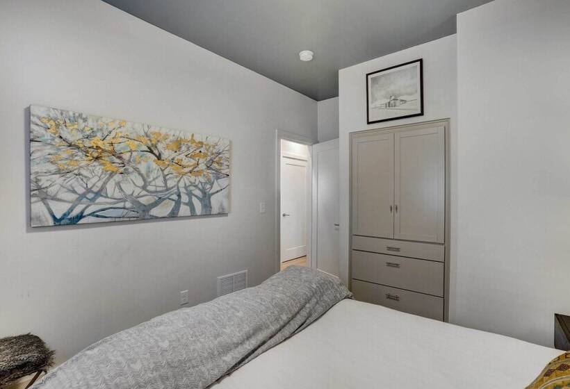 Fireplace & Deck: Modern Cabin In Grand Lake!