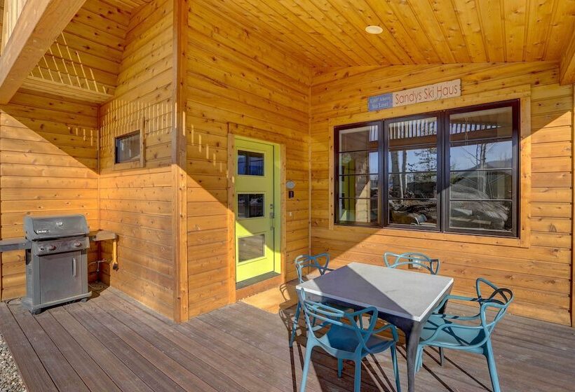 Fireplace & Deck: Modern Cabin In Grand Lake!