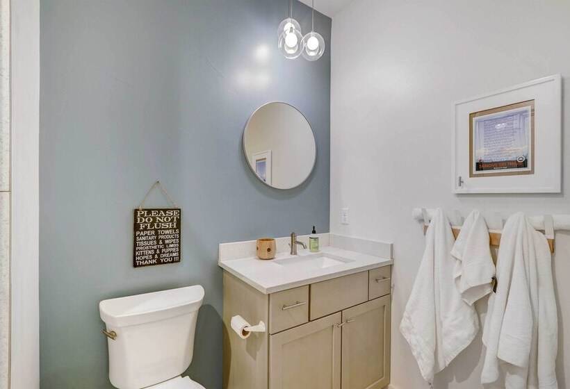 Fireplace & Deck: Modern Cabin In Grand Lake!