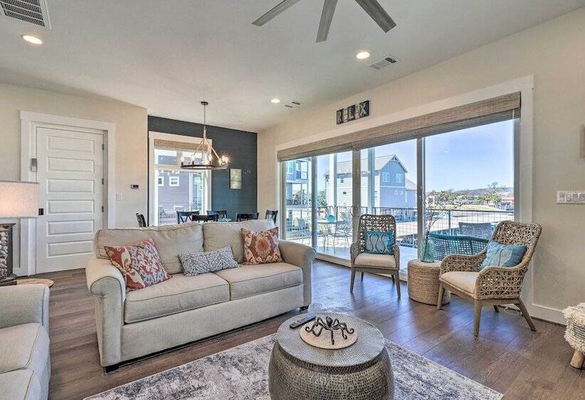 Modern Kingsland Lake Front House W/ Heated Pool!