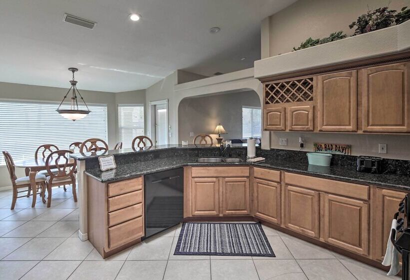 Modern Lake Havasu Oasis W/ Putting Green & Bbq!