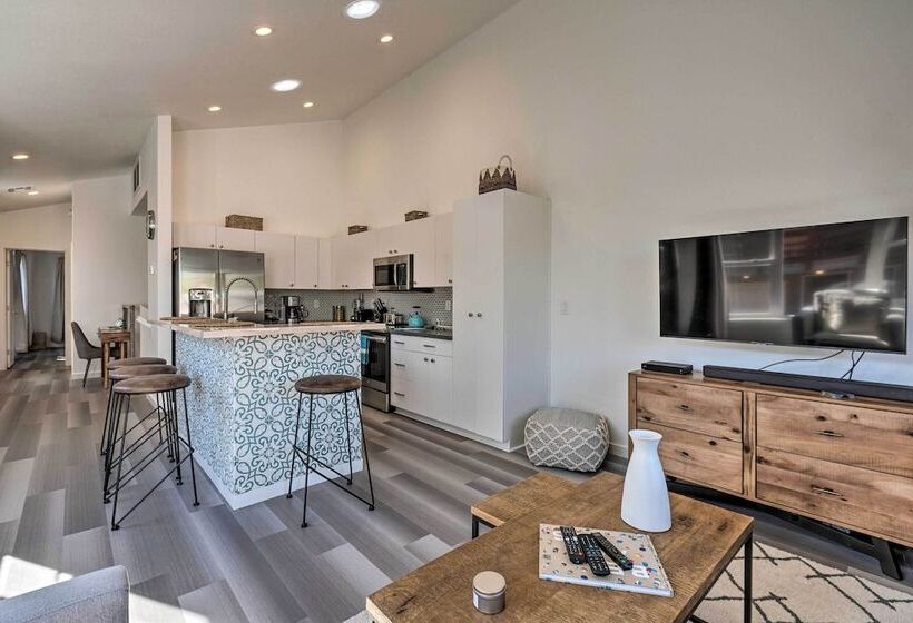 Ski, Hike, Bike: Modern Midtown Reno Retreat!