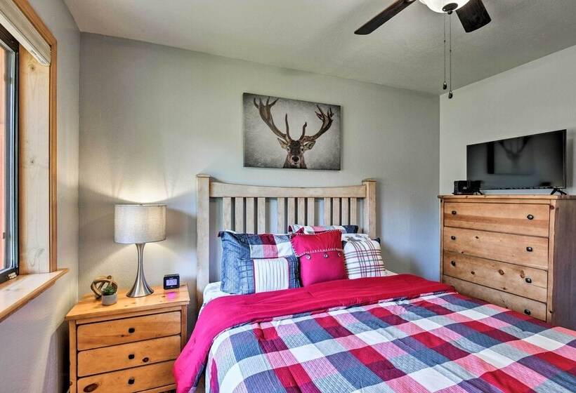 Updated & Modern Munds Park Home W/ Fire Pit!