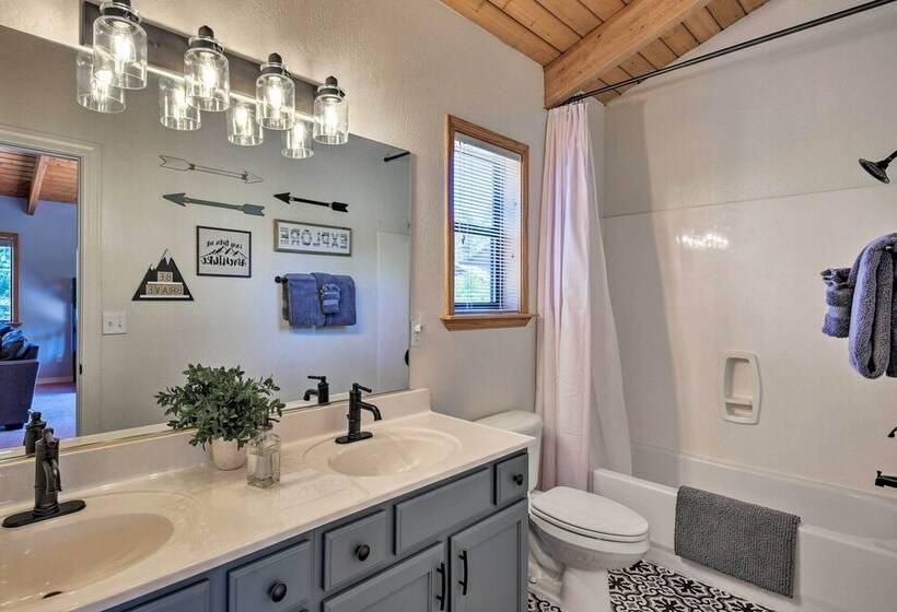 Updated & Modern Munds Park Home W/ Fire Pit!