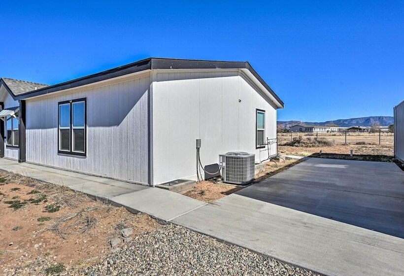 Modern Prescott Valley Home On 2 Acres!