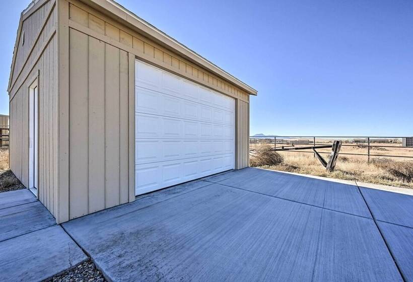 Modern Prescott Valley Home On 2 Acres!