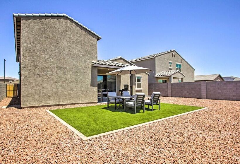 Surprise Vacation Home W/ Pool Access Near Golfing