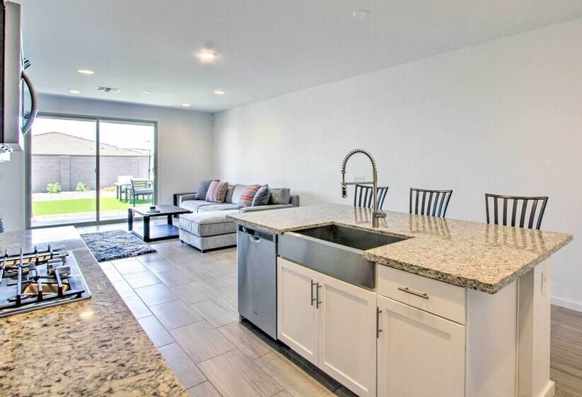 Surprise Vacation Home W/ Pool Access Near Golfing