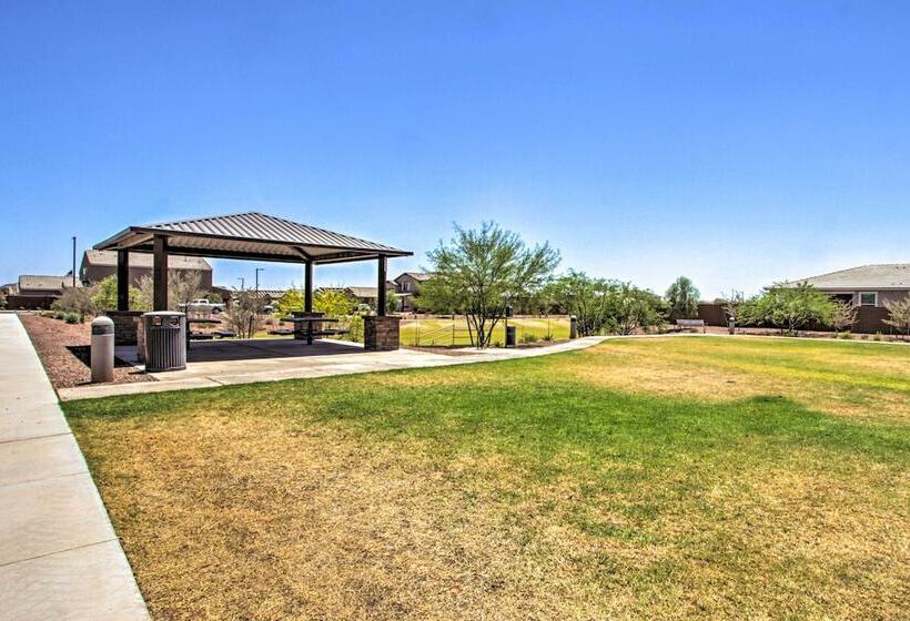 Surprise Vacation Home W/ Pool Access Near Golfing