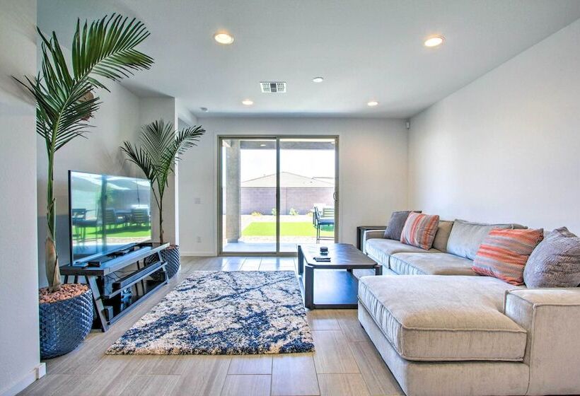 Surprise Vacation Home W/ Pool Access Near Golfing
