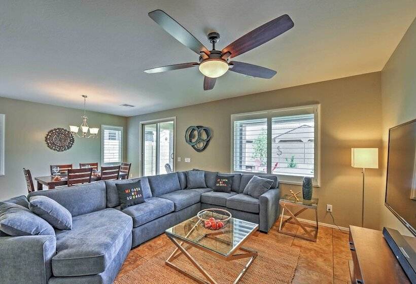 Modern San Tan Valley Family Home W/community Pool