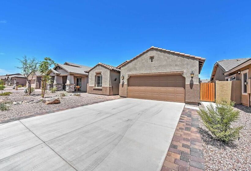 Modern San Tan Valley Family Home W/community Pool