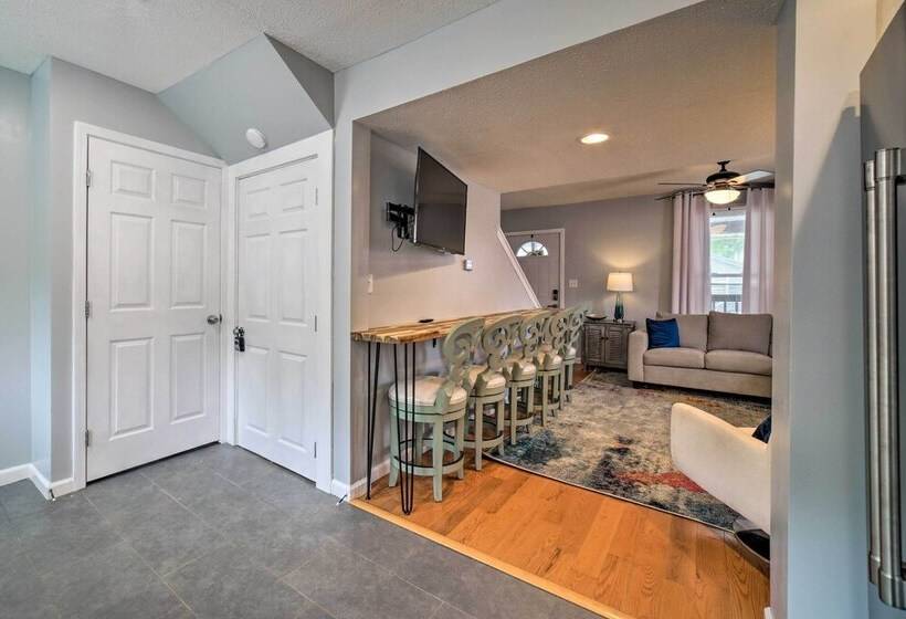 Morgantown Home W/ Deck ~ 2 Mi To Wv University!