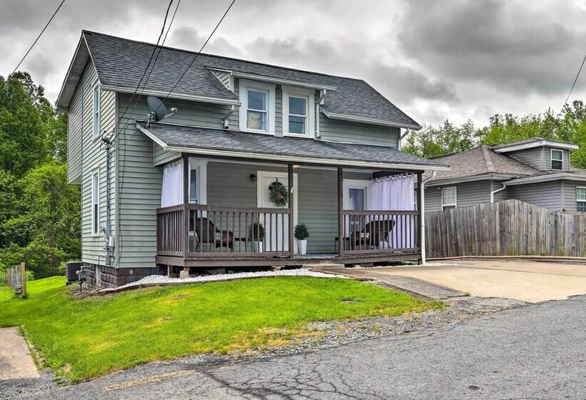 Morgantown Home W/ Deck ~ 2 Mi To Wv University!