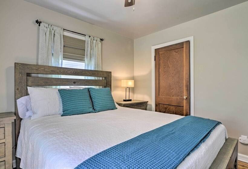 Morgantown Home W/ Patio: Near Wvu Football!