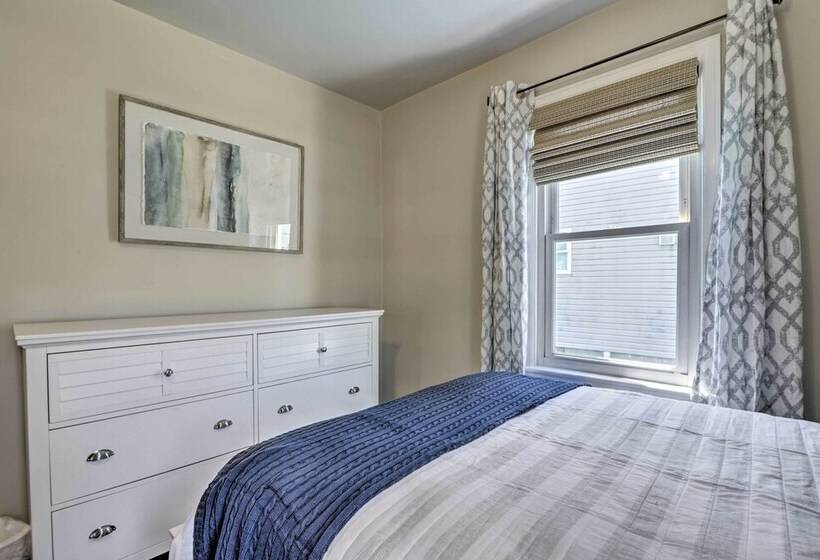 Morgantown Home W/ Patio: Near Wvu Football!