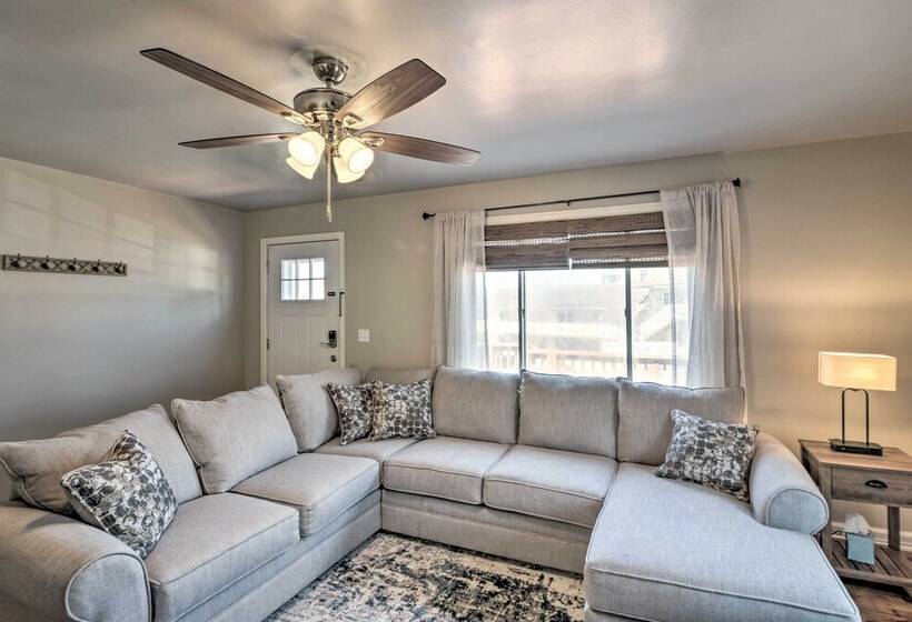 Morgantown Home W/ Patio: Near Wvu Football!