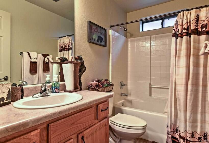 Mountain Cabin Retreat W/ Game Room, Patio & Views