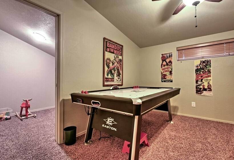 Mountain Cabin Retreat W/ Game Room, Patio & Views