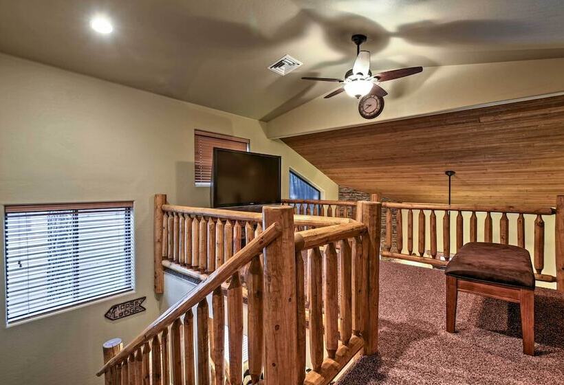 Mountain Cabin Retreat W/ Game Room, Patio & Views