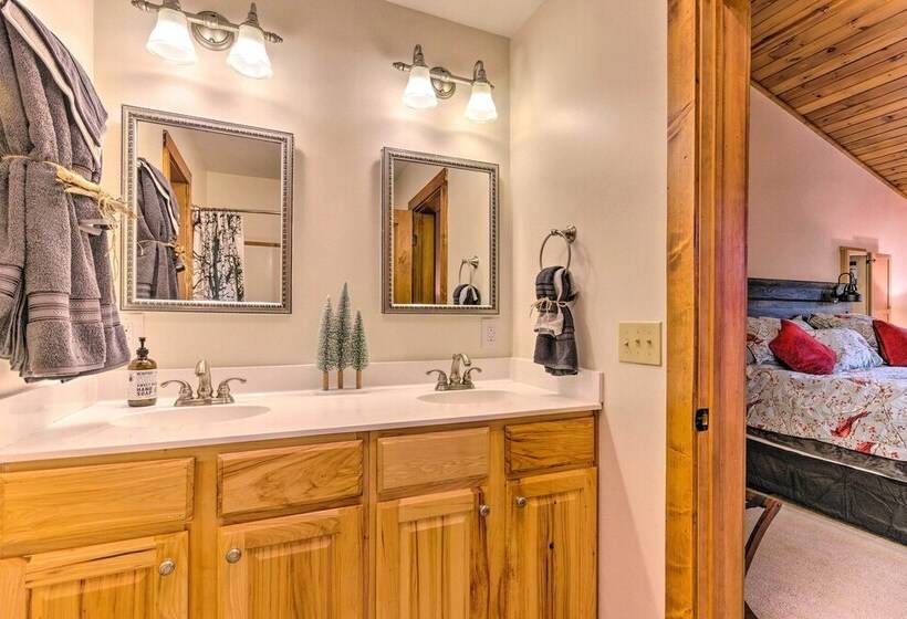 Mountain Cabin W/ Fire Pit, Walk To Golf & Fishing