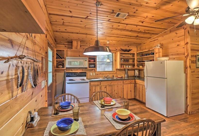 Mountain View Cabin W/ Wraparound Deck!