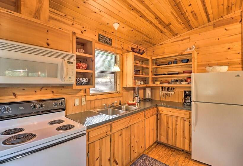 Mountain View Cabin W/ Wraparound Deck!