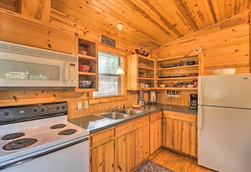 Mountain View Cabin W/ Wraparound Deck!