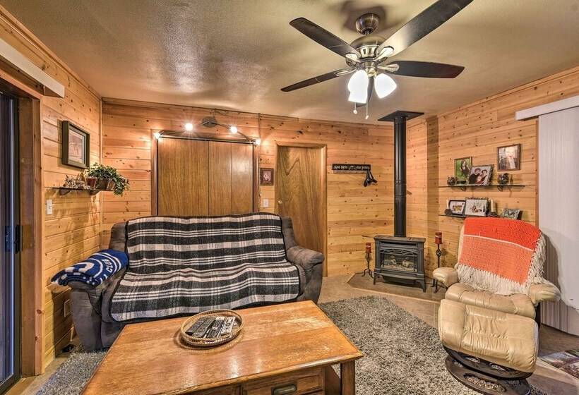 Munds Park Cabin W/furnished Deck & Fire Pit!