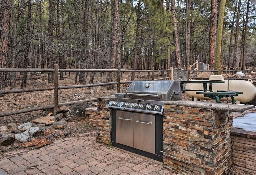 Munds Park Cabin W/furnished Deck & Fire Pit!