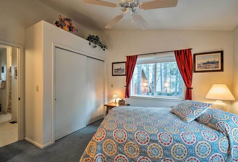 Munds Park Home W/ 3 Decks ~ 1 Mi Odell Lake!