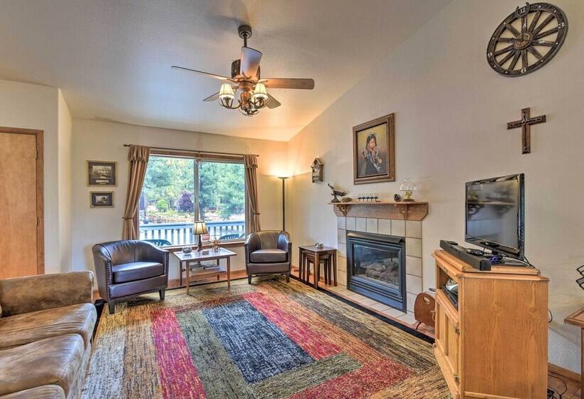 Munds Park Home W/ 3 Decks ~ 1 Mi Odell Lake!