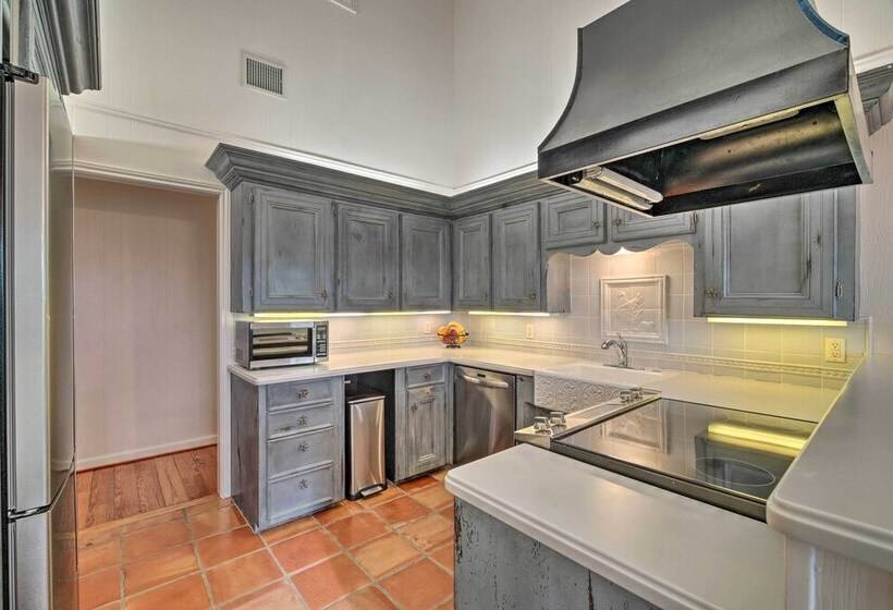 Idyllic  Century Oaks Farm  In New Ulm On 46 Acres